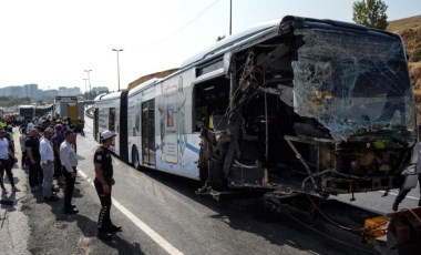 İki metrobüsün çarpışma anına ait görüntüler ortaya çıktı