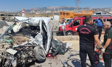 Kahramanmaraş'ta korkunç kaza: Kamyon ile çarpışan hafif ticari aracın sürücüsü öldü