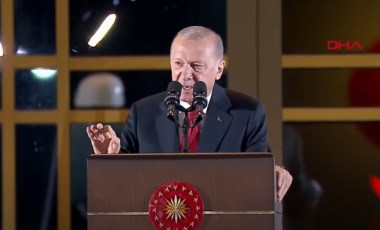 Erdoğan'dan Zafer Bayramı'nda 'iç cephe' vurgusu: 'Milletlerin hayatında ekonomik sıkıntılar olur'