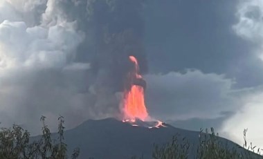 Etna Yanardağı lav püskürtmeye başladı