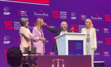 CHP'nin Kadın Kolları Kurultayı'nda 4 aday birden eyleme geçti: ‘Düşman mı arıyoruz, AKP orada!’