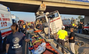 Ankara Polatlı'da otobüs köprüye saplandı: Ölü ve yaralılar var