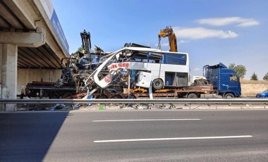 Ankara’da feci kazada hurdaya dönen otobüs yoldan kaldırıldı, trafik akışı normale döndü