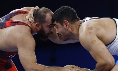 Taha Akgül yarı finalde mağlup oldu: Bronz madalya maçına çıkacak!