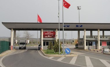 Sınırda hareketli anlar: Yunanistan uyruklu sürücü vuruldu