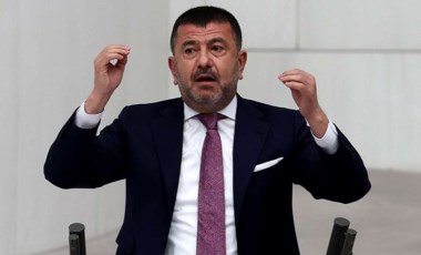 İletişim Başkanlığı'nın yalanladığı AKP'li Bakan'a 'Utanmadan orada oturuyor' tepkisi!