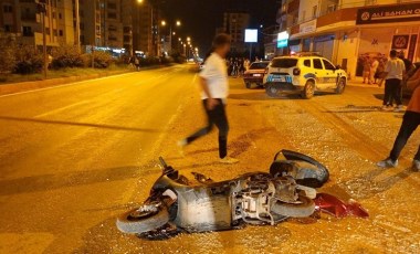 Adana'da korkunç kaza: Otomobille çarpışan motosikletli yaralandı