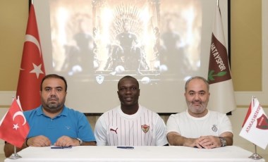 Hatayspor'da Aboubakar imzayı attı