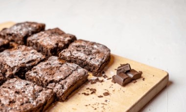 Hafif ve lezzetli brownie tarifi: 1 dilimi sadece 100 kalori!