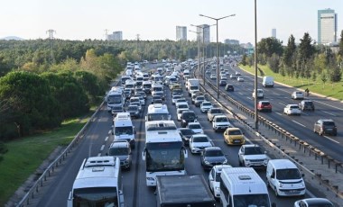 İstanbul'da haftanın dördüncü iş gününde trafikte yoğunluk yaşanıyor