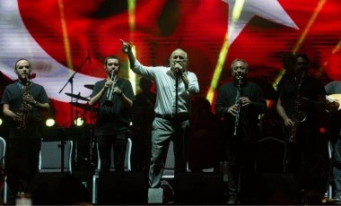 İzmir Enternasyonal Fuarı’nda müzik ve dans dolu gece