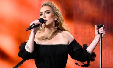 Dünyaca ünlü İngiliz şarkıcı Adele, müziğe uzun bir süre ara veriyor