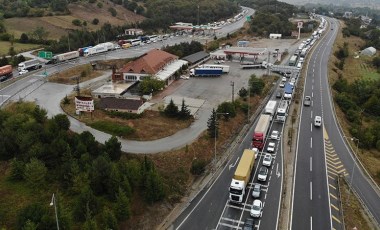 Bolu Dağı'nda kilometrelerce araç kuyruğu oluştu