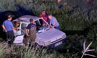 Adana'da otomobil, dere yatağına devrildi: 2 yaralı