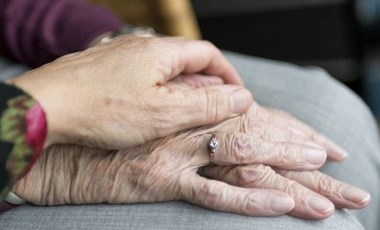 Uzmanından uyarı: 'Alzheimer hastalığı kadınları daha çok etkiliyor'