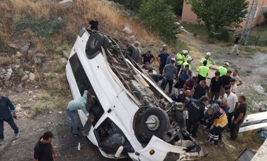 Sivas'ta minibüs devrildi: Çok sayıda işçi yaralandı!