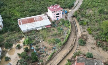 Trabzon'da sağanak sele döndü; eczane sel sularıyla doldu