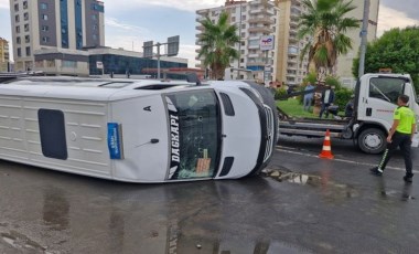 Diyarbakır’da otomobil ile minibüs çarpıştı: 1’i bebek, 10 yaralı