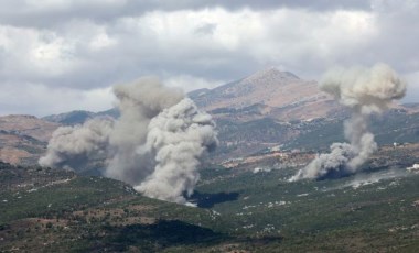 İsrail, Lübnan'ın güneyindeki çeşitli bölgelere hava saldırıları düzenliyor