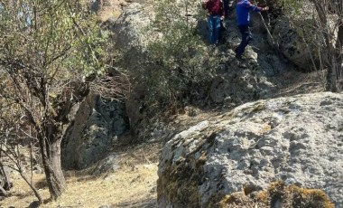 Afyon Kalesi'nde mahsur kalan çift kurtarıldı