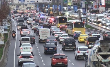 İstanbul'da sabah saatlerinde trafik yoğunluğu: Yüzde 70'e dayandı!