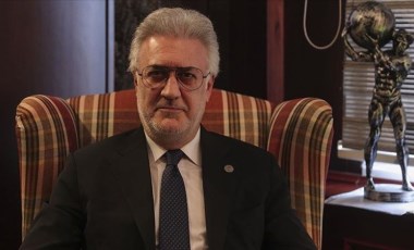 Devlet Tiyatroları Genel Müdürü Tamer Karadağlı’yı eleştiren sanatçı şikâyetçi oldu