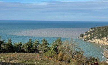 Bartın'da korkutan görüntü: Denizin rengi değişti