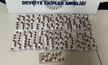 İzmir'de 238 adet sentetik ecza hap ele geçirildi