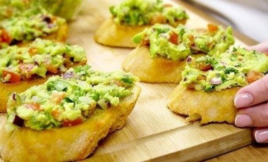 Kahvaltının kurtarıcısı: Avokado ve hellimli bruschetta tarifi