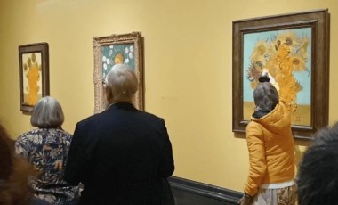 İklim aktivistleri Van Gogh tablosuna çorba fırlattı