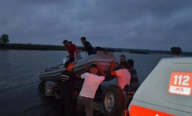 Samsun'da kayıkları alabora olan 2 balıkçıdan 1'i kayıp!