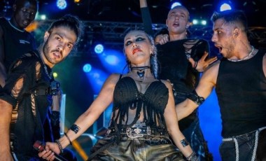 İzmir’de Hande Yener rüzgarı