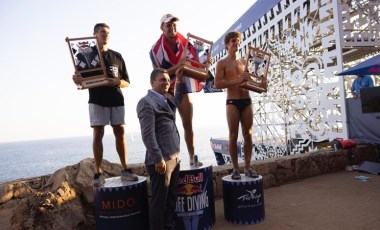 Red Bull Cliff Diving Dünya Serisi Antalya etabını Avustralyalı Rhiannan Iffland ve İngiliz Aidan Heslop kazandı