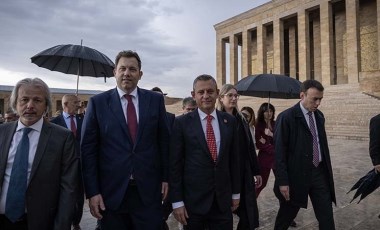 Özgür Özel ve SDP Eş Genel Başkanı Lars Klingbeil Anıtkabir'i ziyaret etti