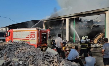 Adana'da sanayi sitesinde yangın: 10 iş yeri zarar gördü