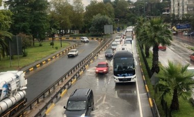 Trabzon'da sağanakta sahil yolu göle döndü