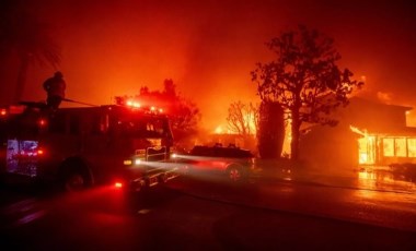 Los Angeles'ta yangından etkilenen bazı bölgelerde sokağa çıkma yasağı!