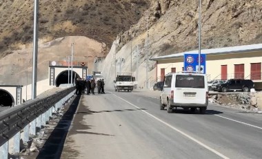 Hakkari'de yeni açılan tünelde kaza... Yaralılar var!