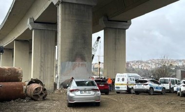 İstanbul'da üzerine iş makinesinin kovası düşen işçi, feci şekilde can verdi!