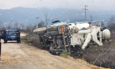 Bursa'da beton mikser devrildi: 1 kişi yaralandı!