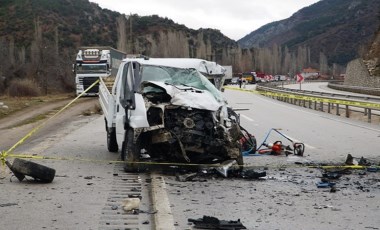 Çorum'da  zincirleme trafik kazası: 2 kişi hayatını kaybetti, 5 kişi yaralandı