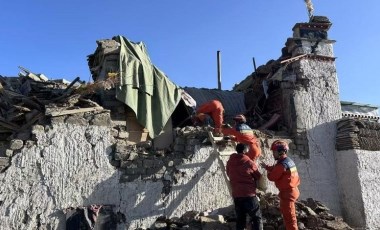 Çin'de şiddetli deprem: Çok sayıda ölü var!