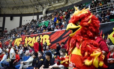 Göztepe'nin maskotu ilk maçında gözaltına alındı!