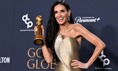 Demi Moore 45 yıllık kariyerinin ilk ödülünü aldı!