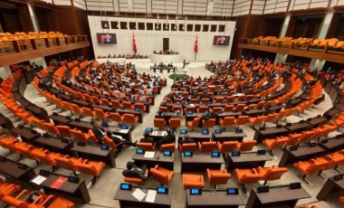 DEM Parti, belediyelere yönelik yaşanan gözaltı ve hapis cezaları TBMM'ye taşıdı