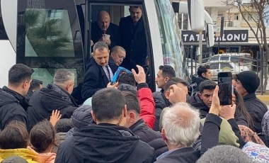 Erdoğan, Adıyaman’da depremzede çocuklara oyuncak TOGG dağıttı