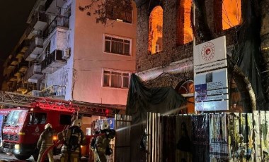 Kadıköy'de restorasyon yapılan tarihi binada yangın: 1 ölü!