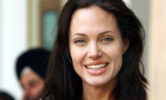 Angelina, Haitili çocukların yanında