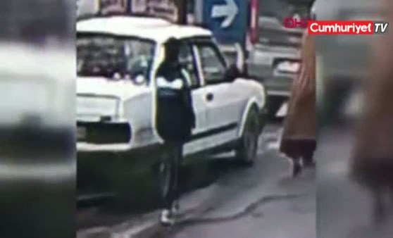 Polis bu hırsızın peşinde...Bebek arabalı kadınları soyuyor