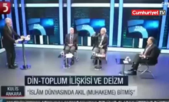 İlahiyatçı Kırbaşoğlu: Gençler, bizim kokuşmuş dindarlığımıza tepki veriyor